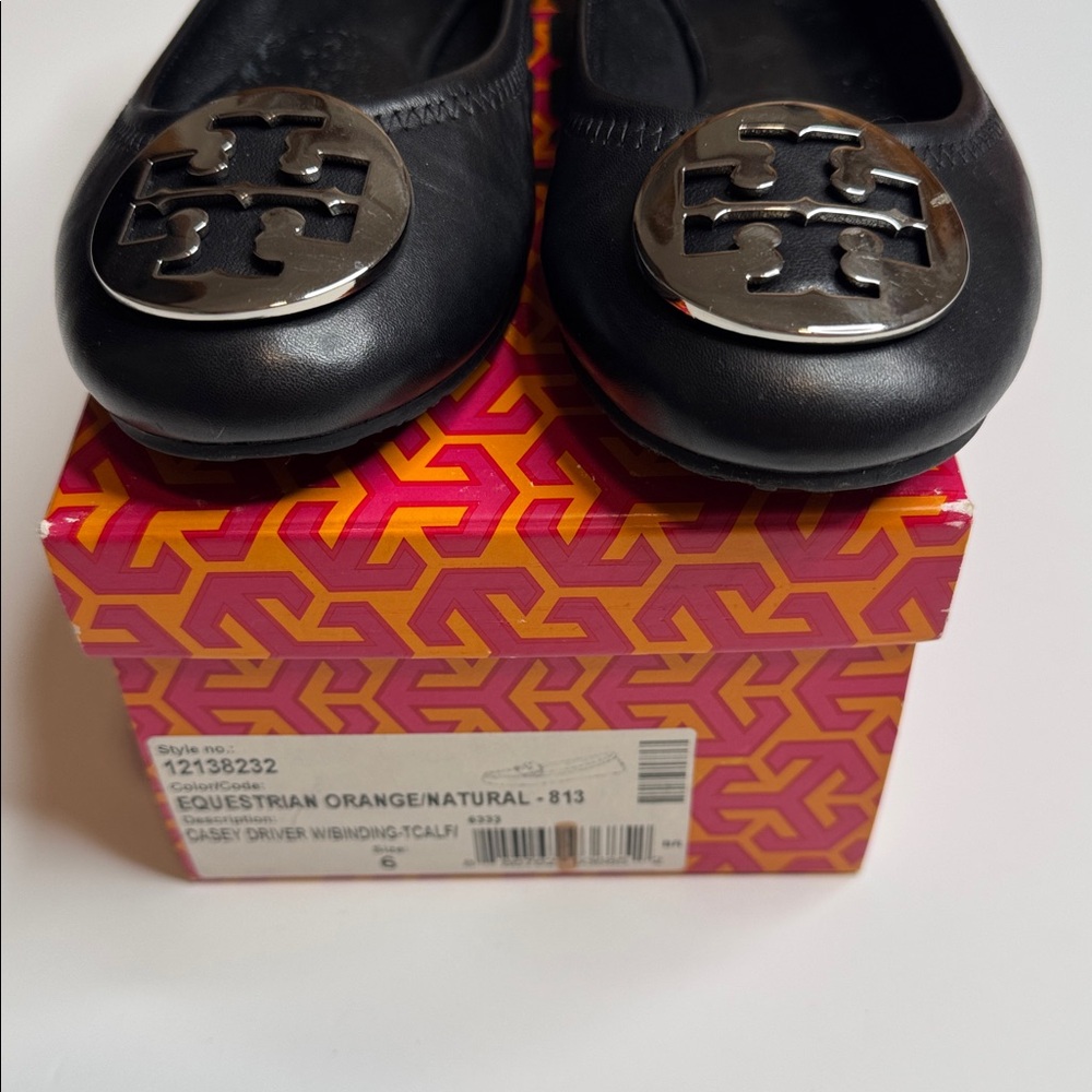 Tory Burch classic Reva ballet flat with silver logo - Picture 9 of 9